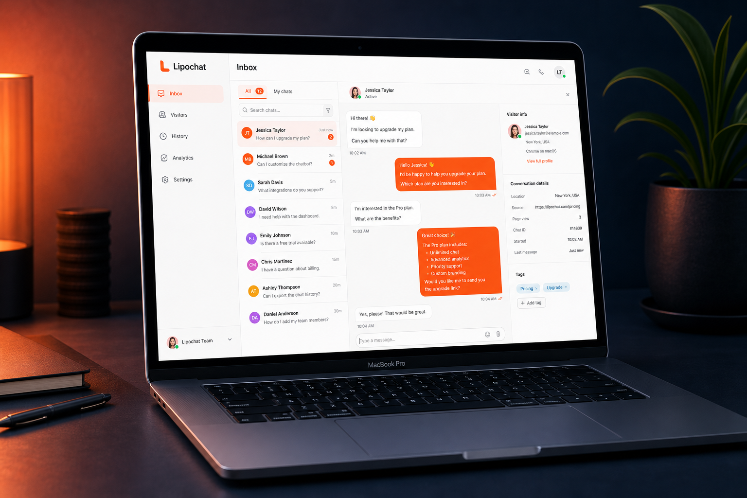 Lipochat app open on a MacBook